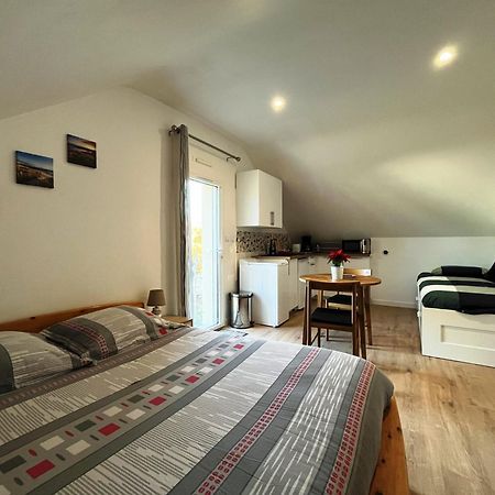 Lomener - La Goelette - 1 Appartement Avec 2 Chambres Et 2 Studios A 450M De La Plage بلومور المظهر الخارجي الصورة